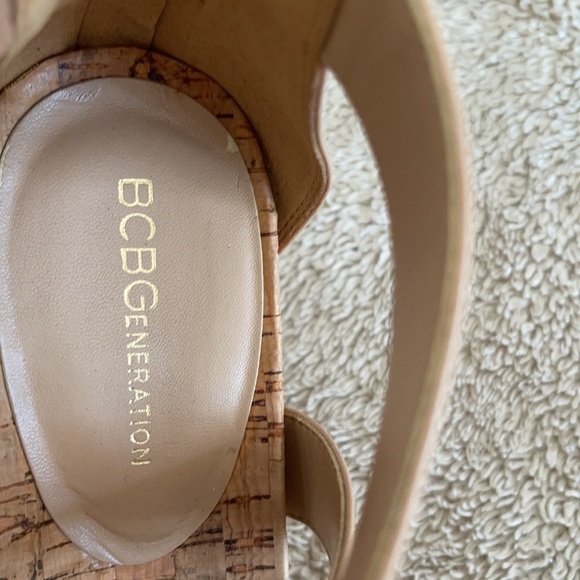 BCBGENERATION . Size 7/5. Color cream - Picture 5 of 6